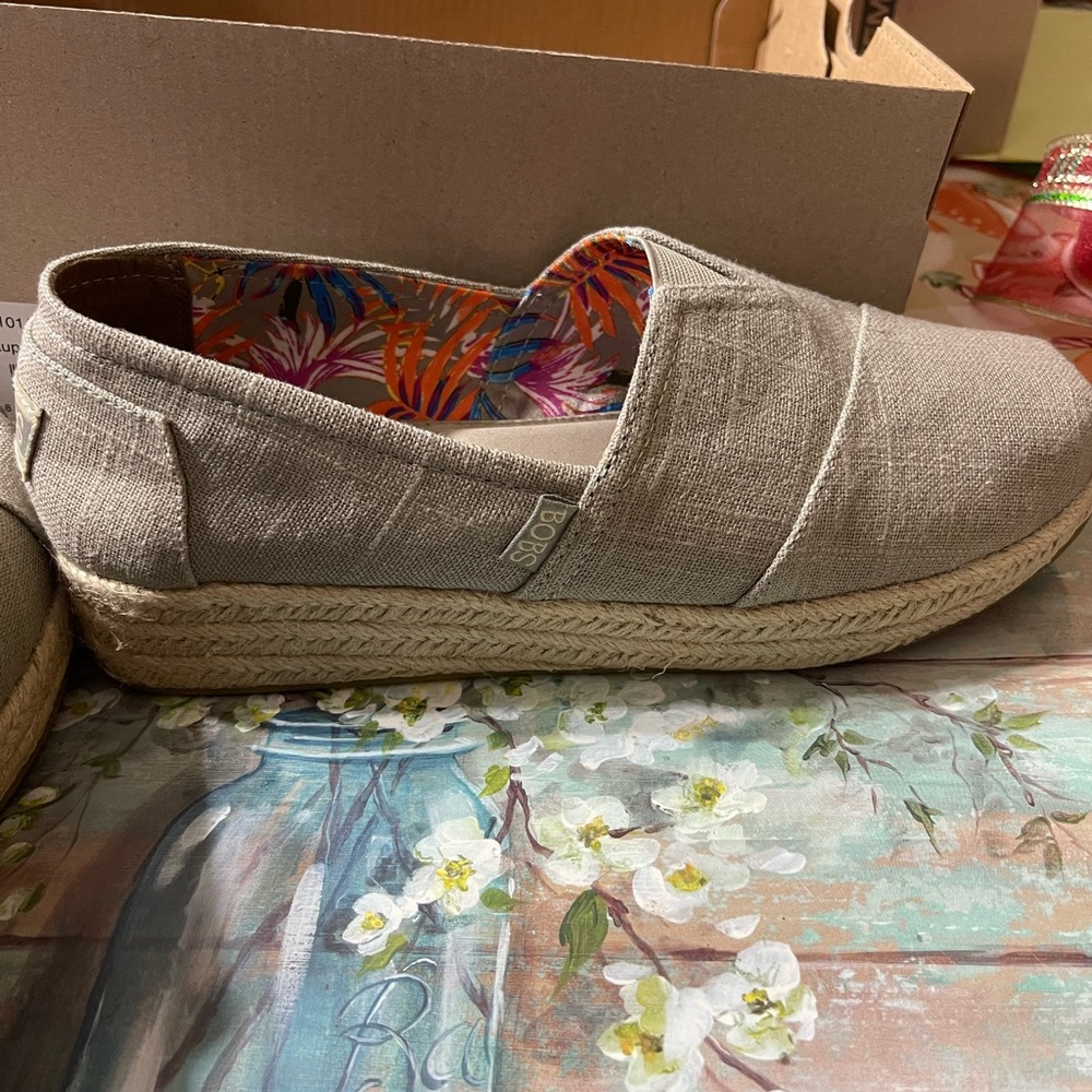 Brand new Skechers BOBS
